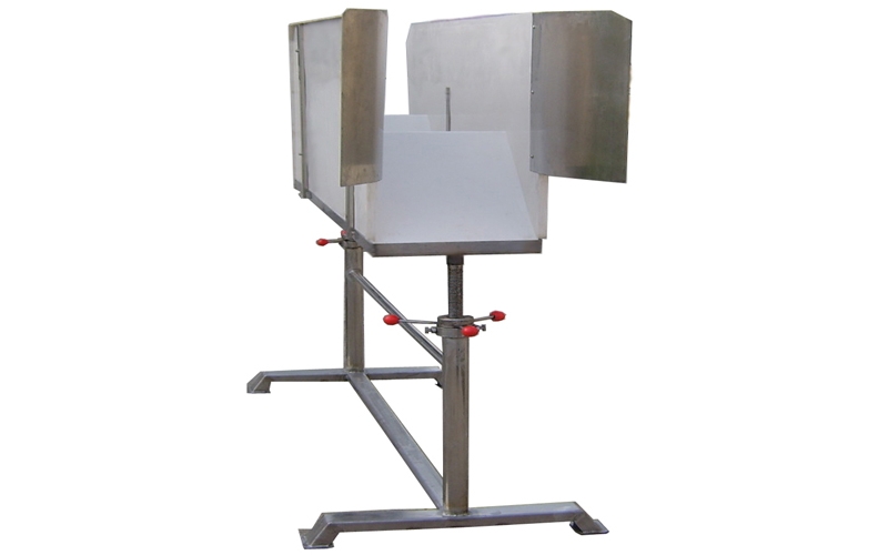 Shower type stunning device